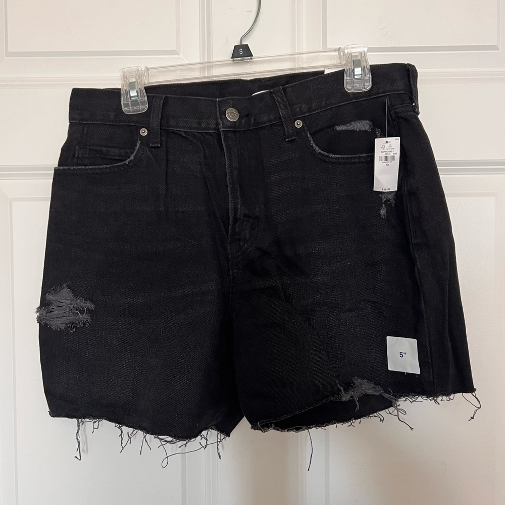 Old Navy Raw Edge 5” Shorts